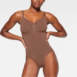 NWOB SKIMS SEAMLESS SCULPT BRIEF BODYSUIT